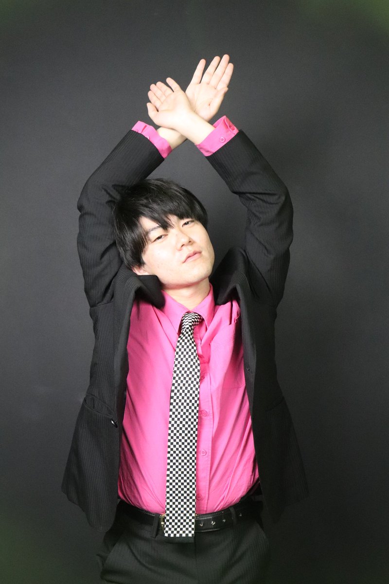 bachiaka_inspi's tweet photo. No.5 Bluetooth(Cho.)

「come on clap担当大臣 兼 就活アドバイザー」
知性、ユーモア、優しさの3種の神器を備えた我らがお兄ちゃん(？)。最年長だが、実はメンバーの中で1番若々しいのでは、、？🤫
抜群のノリでバンドもステージも盛り上げ、ついでに身長も盛る。
(文責:シマネノマリナ) https://t.co/qHfP5mX9eF