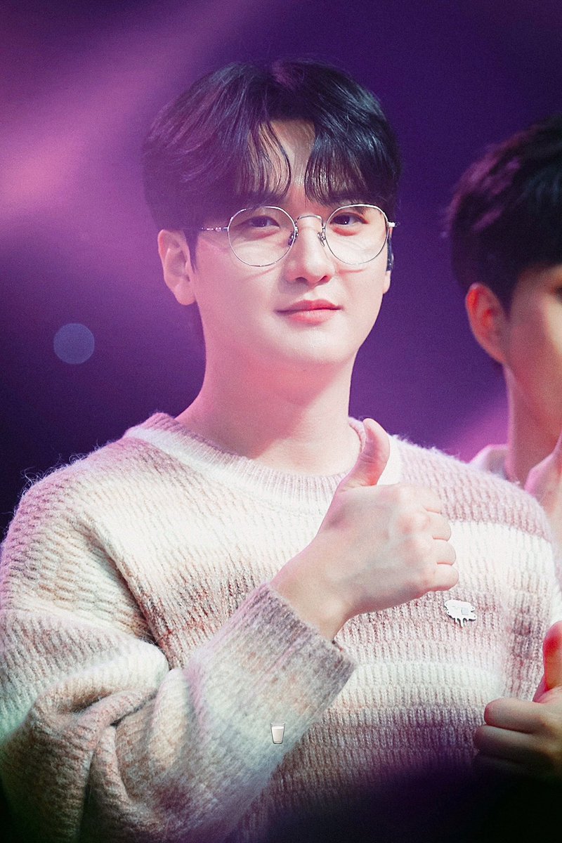 230308 🥺👍🏻

#LUCY #루시 #신광일