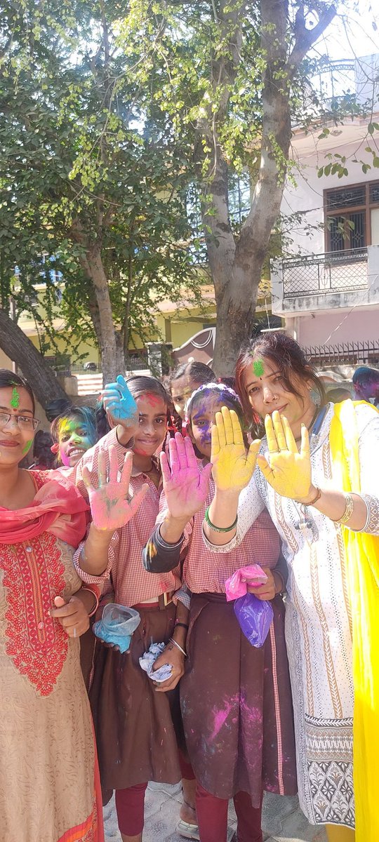 Babitaknp's tweet photo. Happy holi https://t.co/mGh9yfPFg0