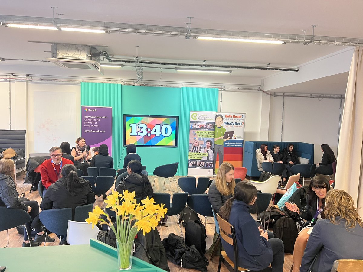 CdfCommitment's tweet photo. Wow! What an incredible start to #IWD2023. Inspirational women in tech inspiring girls into tech 👏🏻

Thank you @willowshigh @Ysgol_Glantaf @cantonianhs - we hope today has inspired your pupils. Looking forward to the next event!  

#InternationalWomensDay https://t.co/a6fLrpo5OY