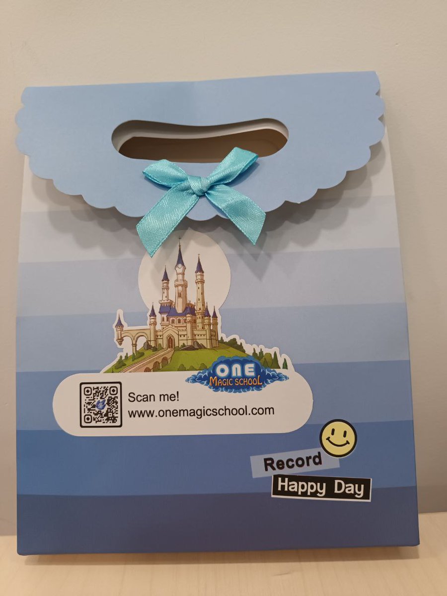 Happy Woman's Day!
💝Our One Magic School girls had an amazing day full of unexpected joy from the CEO and male founders. Personalized messages and unique gifts with different personalities melted their hearts...!

#OMS #onemagicschool