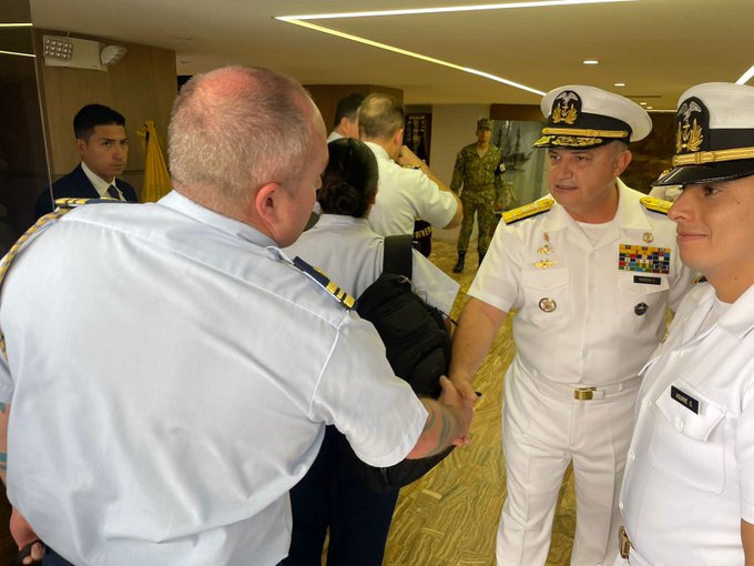 httpspbstwimgcommediaFqt-LbzWYAQMGT2formatjpgnamesmall