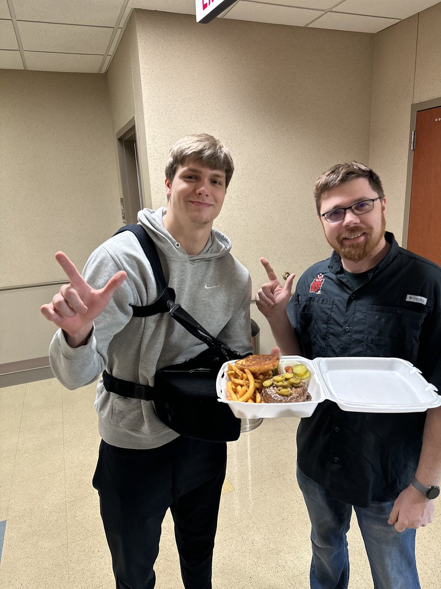 SlimeSzn (@ttuslimeszn) on Twitter photo #SlimeSzn #Yum at Red Raider Meats “Skipper burger” #SlimeSzn #Yum at Red Raider Meats “Skipper burger”