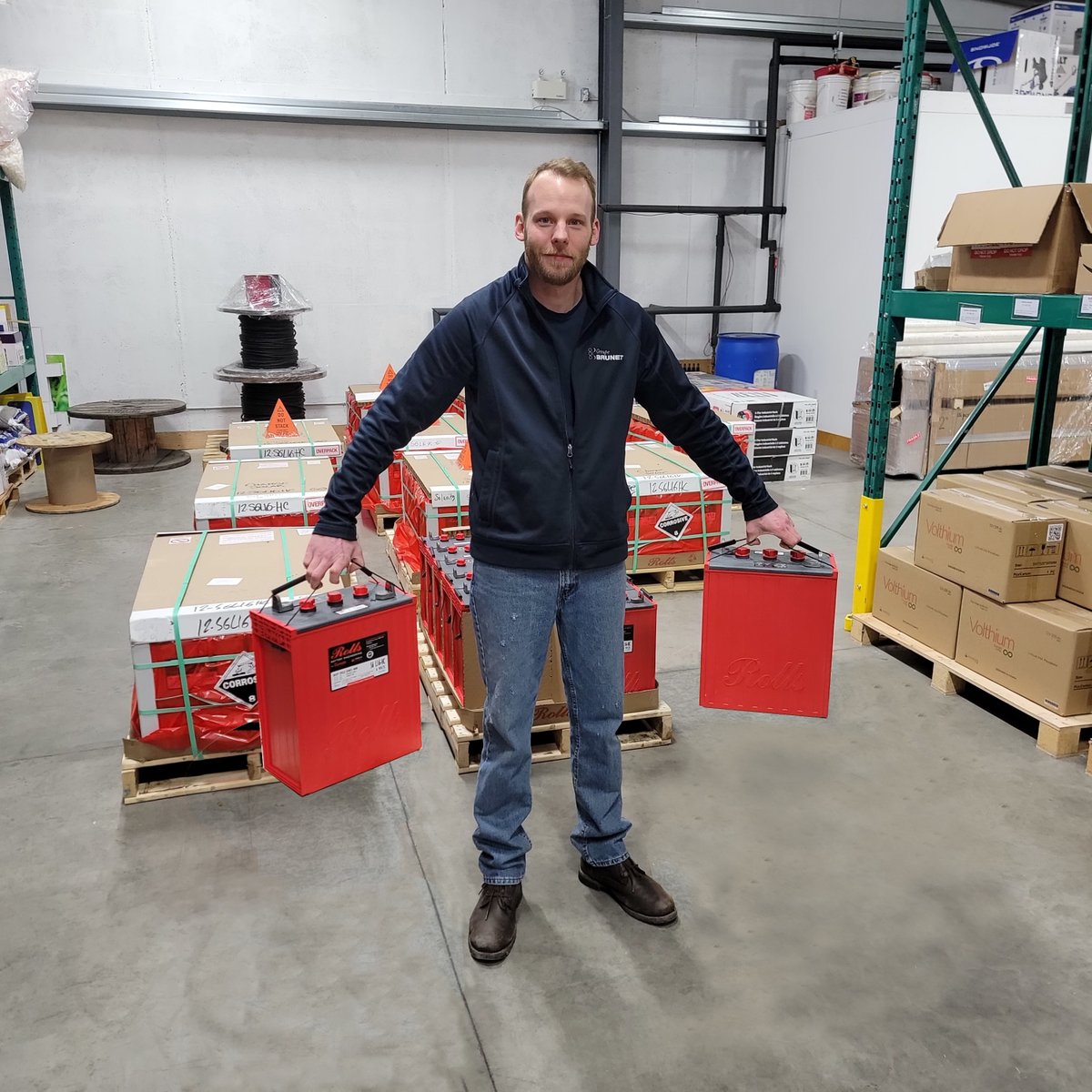 SolacityInc's tweet image. Notice our warehouse guys! Each Rolls - Surrette battery is 125 lbs a piece! 😉

#rollssurrette #solarenergy #solarpower #solarpanels #gogreen #greenenergy #offgridliving #leadacidbattery