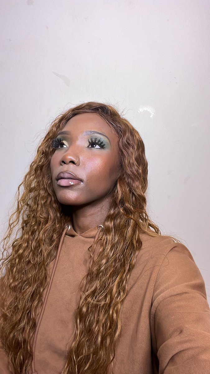 Shortie___'s tweet photo. Get into this full glam y’all 😍
.
All faces are only $20, just bring your own foundation. 
.
#beginnermua #selftaughtmua #phillymua💋💄 #fullglam #phillyentrepreneur #makeupisart https://t.co/lzJp5eOP24