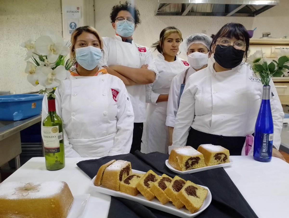 EACGLOSREYES's tweet photo. Nuestros alumnos serán siempre los que nos llenen de orgullo 

#eacg #losreyeslapaz #gastronomia #cocina #momentodecocinar https://t.co/2fKs23D33c