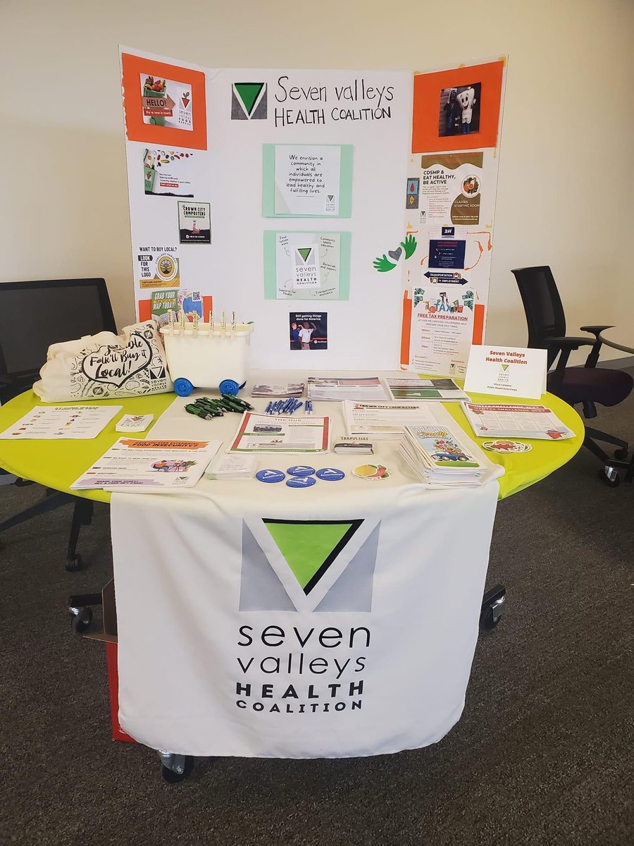 AmeriCorpsRHSC's tweet photo. Members in Action 👇

Over the weekend, #PublicHealthAmeriCorps member Olivia connected 6th-9th grade girls with services offered by @SVHC_CortlandNY.

From tackling food insecurity to supporting transportation programs, our members #GetThingsDone for rural communities in NY! https://t.co/7KoBTAh96s