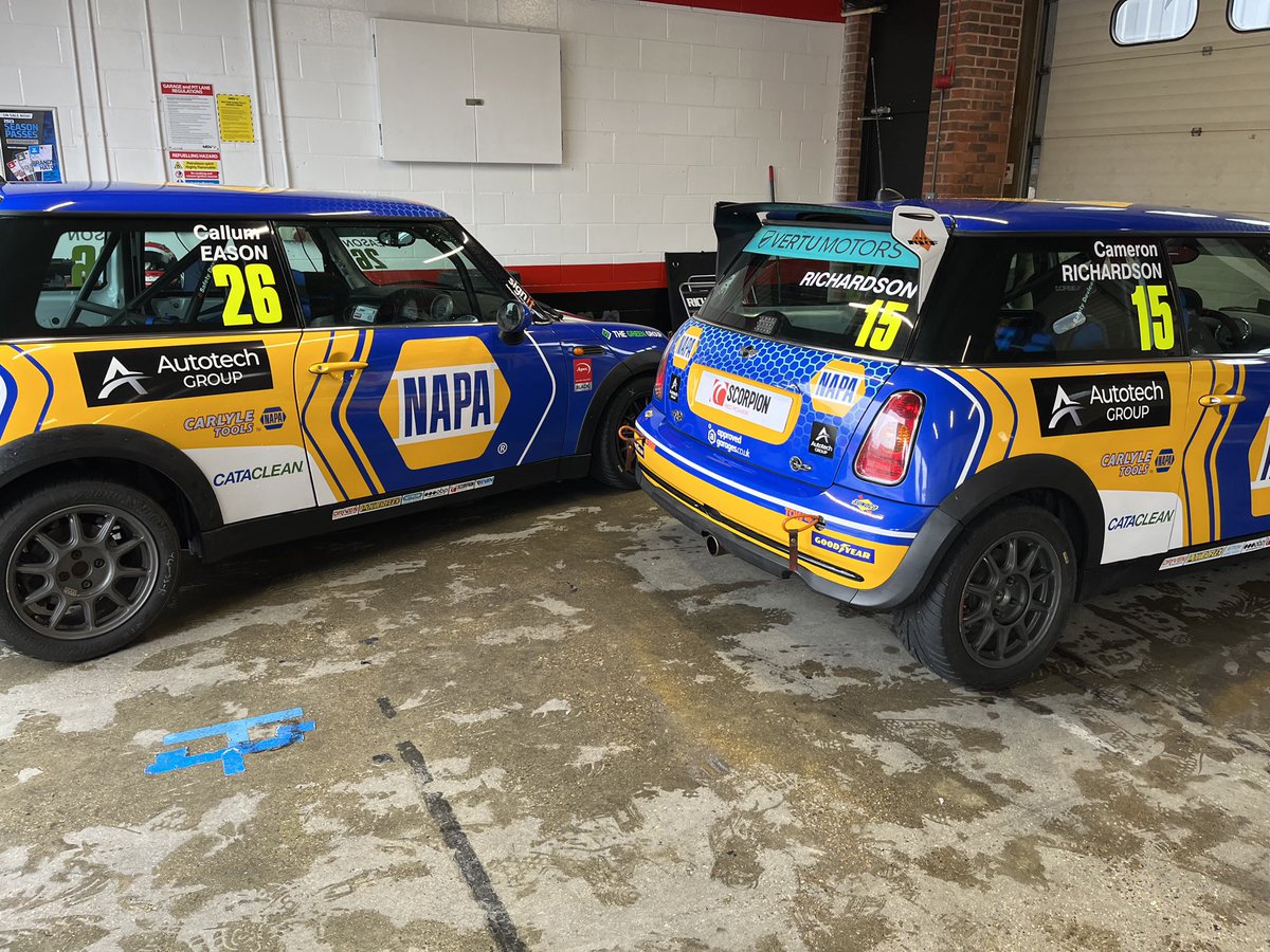 C_EasonRacing's tweet photo. First test day at Brands Hatch with @naparacinguk 

#naparacinguk https://t.co/sAQ738sdzd