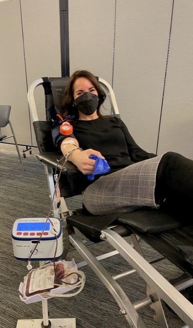 BoeingWA's tweet image. Boeing teammates are rolling up their sleeves at our first post-pandemic onsite blood drives across the Puget Sound area!

If you&apos;d like to donate, @BloodworksNW would love your help keeping the blood supply steady. 

Find appointments: bit.ly/3JmOnjv