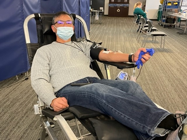 BoeingWA's tweet image. Boeing teammates are rolling up their sleeves at our first post-pandemic onsite blood drives across the Puget Sound area!

If you&apos;d like to donate, @BloodworksNW would love your help keeping the blood supply steady. 

Find appointments: bit.ly/3JmOnjv