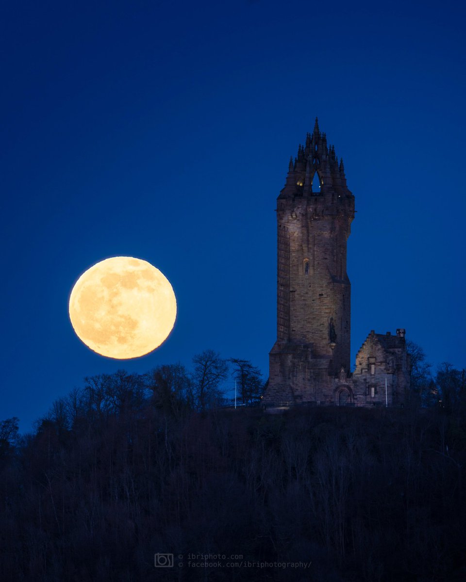 The Worm Moon last night was a sight to behold 🌔. Thanks to @iBri_Photo for capturing these spectacular photos for us to share 📸. <a href="/VisitScotland/">VisitScotland</a> #VisitScotland