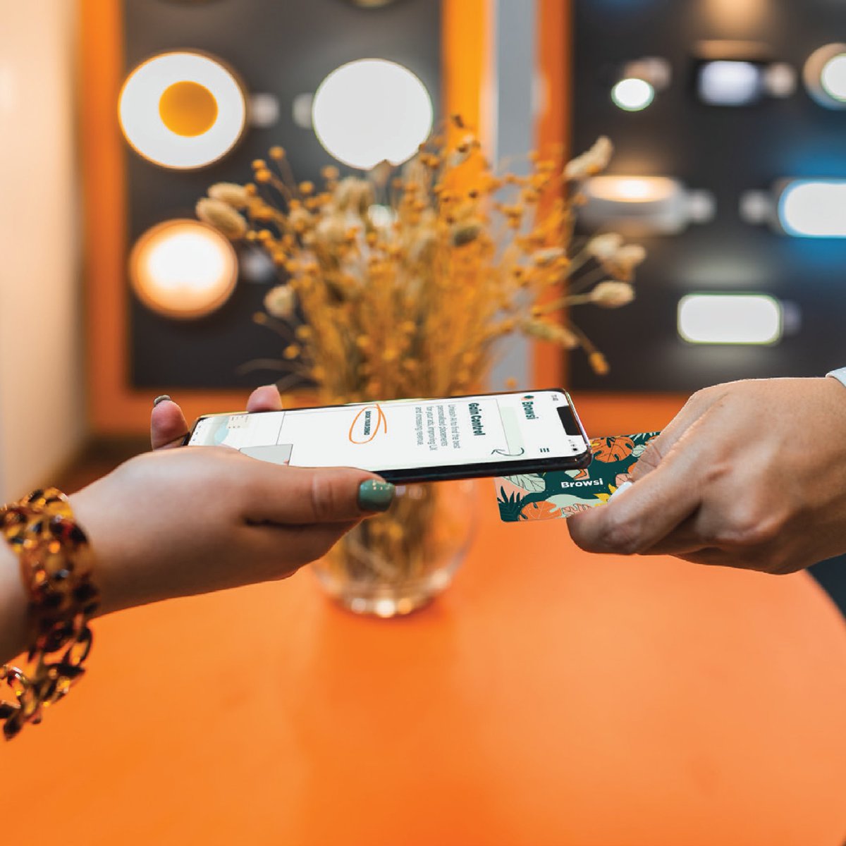 iClickPromo's tweet photo. Modernize networking with the Elify Tap Plus Digital Business Card. This business card is unlike any other with templates that your clients can customize to their branding. Cut the costs of l business card reprints and switch to the Elify Tap Plus Digital Business Card today. https://t.co/tT4UbWvegU