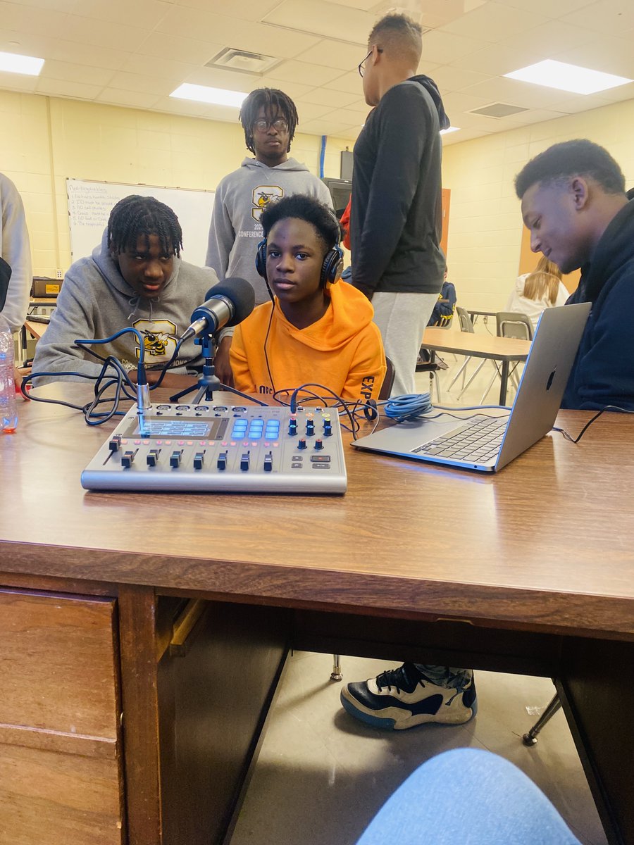 Experimenting leads to excellence! Students in our 9th grade High Tech Video Production class have been trying out our new podcasting equipment! Students were tasked with planning out a 5-minute podcast, rehearsing it and recording their episodes. #shsCAB #ExpectExcellence