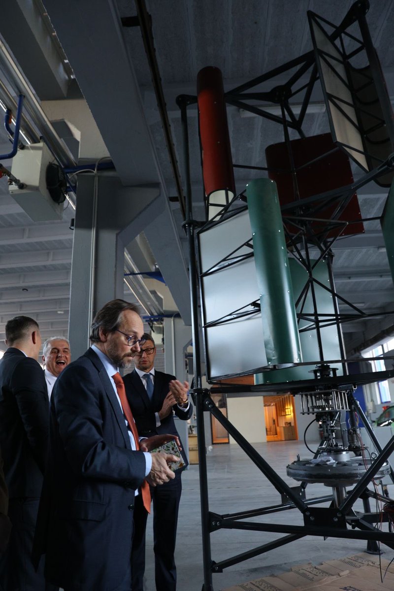 Vrlo sadržajnu posetu Čačku završili smo u Naučno-tehnološkom parku, gde sjajni inovatori imaju priliku da razviju svoje ideje. 

EU je od 2014. godine u razvoj inovacija uložila preko 200 miliona evra #EUzaTebe #EUuMomKraju