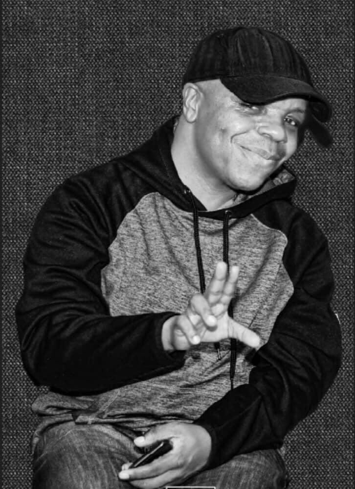 Its all about maturity, respec &amp; manners… as we listen to nice Lovers rock 
#JAHMROCKDOBA 
<a href="/AngelMariam14/">Angel Mariam</a> 
<a href="/FayahMama/">Fayah Mummah Afrika(Mama Alele) ST2 💕</a> 
<a href="/jojomackenzie2/">_JOJO..H.E.R😁💋😷🍻🍷💫</a> 
<a href="/Doterodehmpress/">Dotero RootsMpress</a> 
<a href="/jonnie_wa/">Ras Jonnie Wa Kangundo</a> 
<a href="/GhettoRadio895/">Ghetto Radio</a> 
<a href="/CharraDeejay/">Deejay Charra</a>
