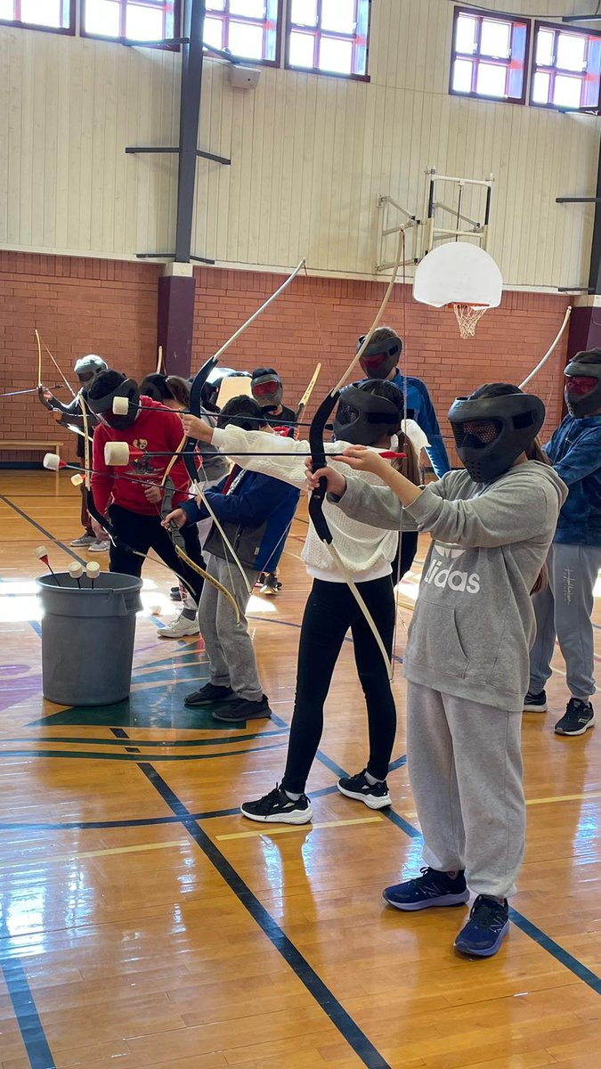 216Suh's tweet photo. @brownridgeps looking good with the archery https://t.co/K1dHOx9QDA