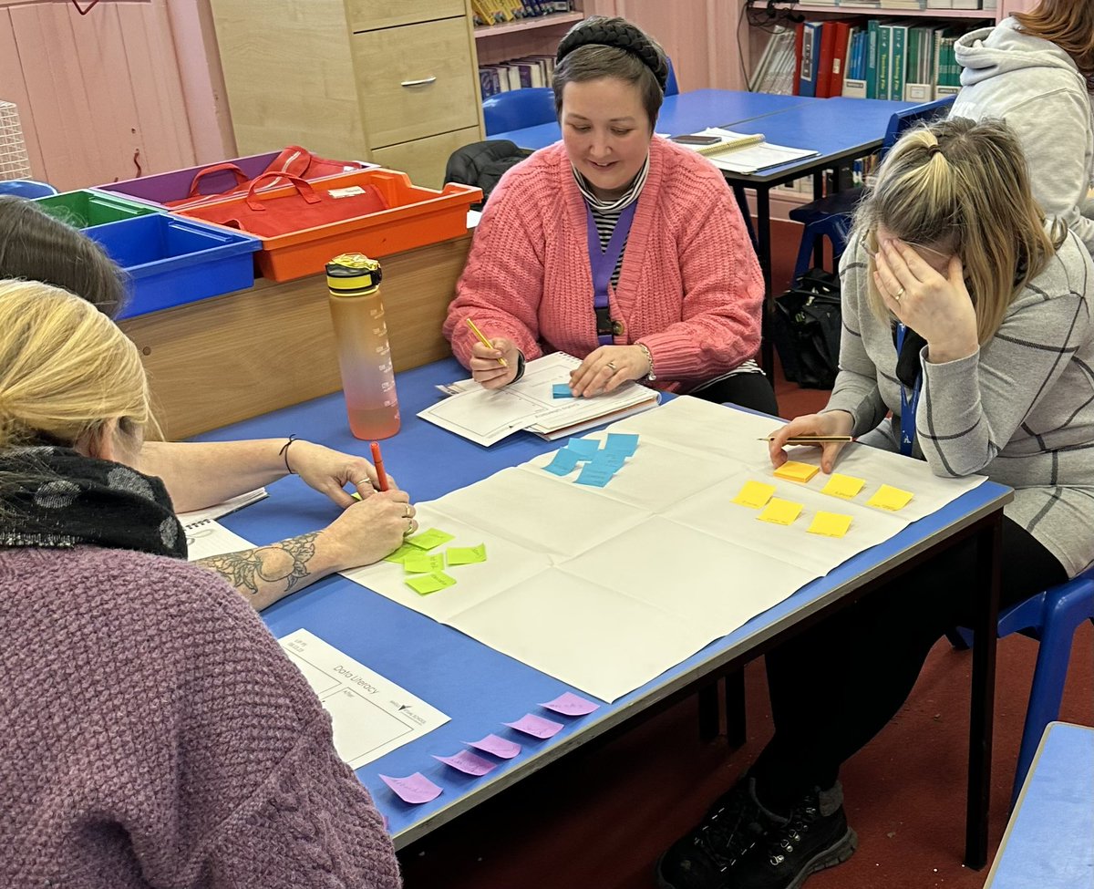 Laura Marr tweet media