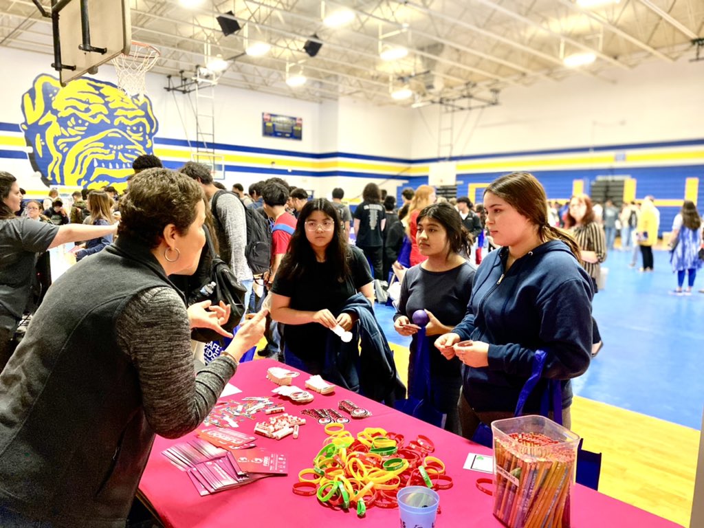 She mentors and leads: Ivette Zavarce <a href="/Izavarce/">Ivette Zavarce</a> is a tremendous inspiration as a daughter of Jesus Christ and a proud Hispanic Communicator. She’s also making big waves at <a href="/FuzionRadio1/">Radio Cristiana Fuzion</a>. Thanks for coming out and offering resources to our #chapelhillisd students.