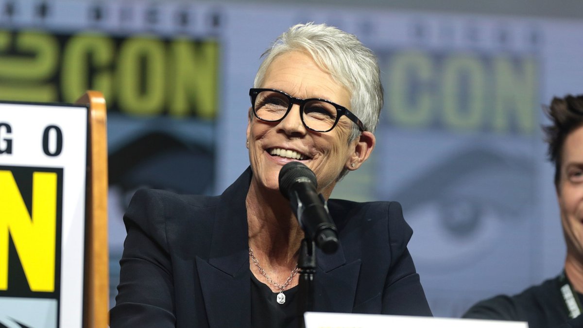 consequence's tweet photo. Jamie Lee Curtis says it's time for matinee concerts: "I want to hear Coldplay at 1pm": https://t.co/eToZfVziGC https://t.co/HQEl4an50g