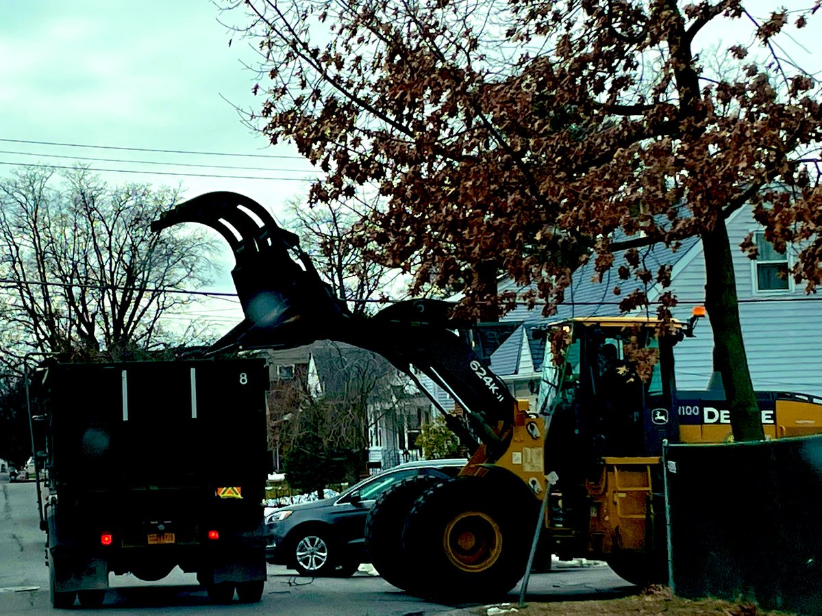 Kevin_McCashion's tweet photo. TROY. NY needs 
Colonie-style leadership 

Judge Crummey has a caravan of Colonie DPW workers &amp; equipment doing unsolicited storm clean-up on the lawns of the humble homes of South Colonie pensioners &amp; widows https://t.co/EgZEAAoI88