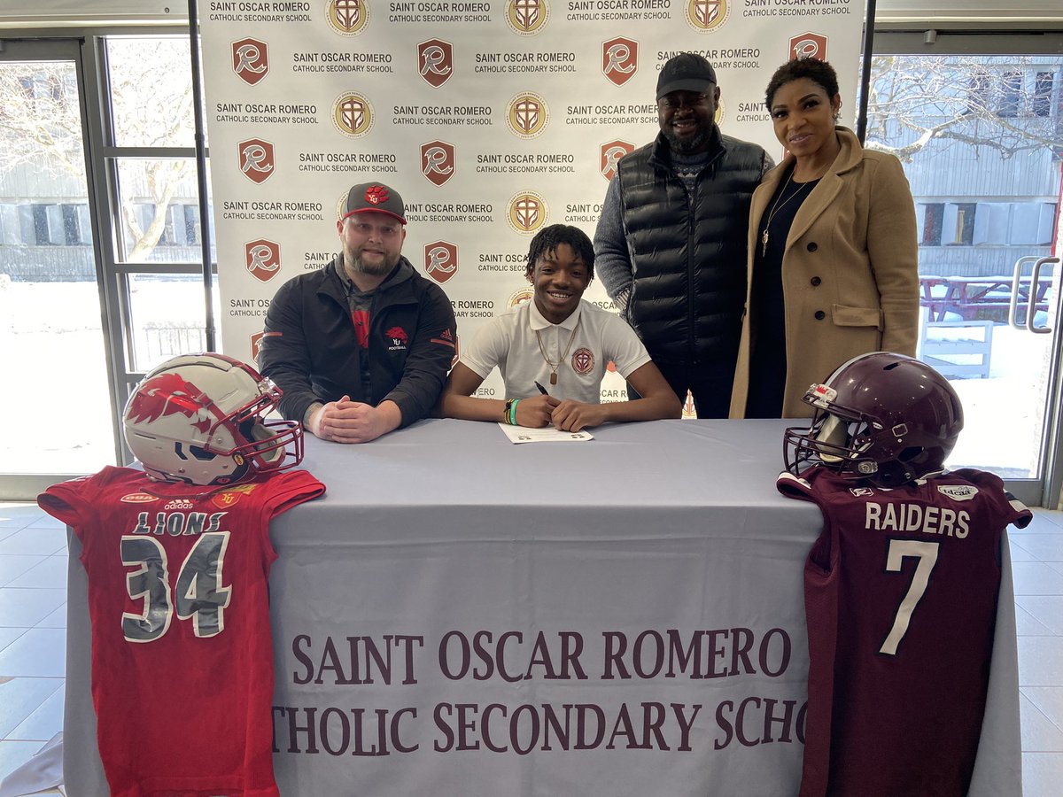 RomeroFootball tweet media