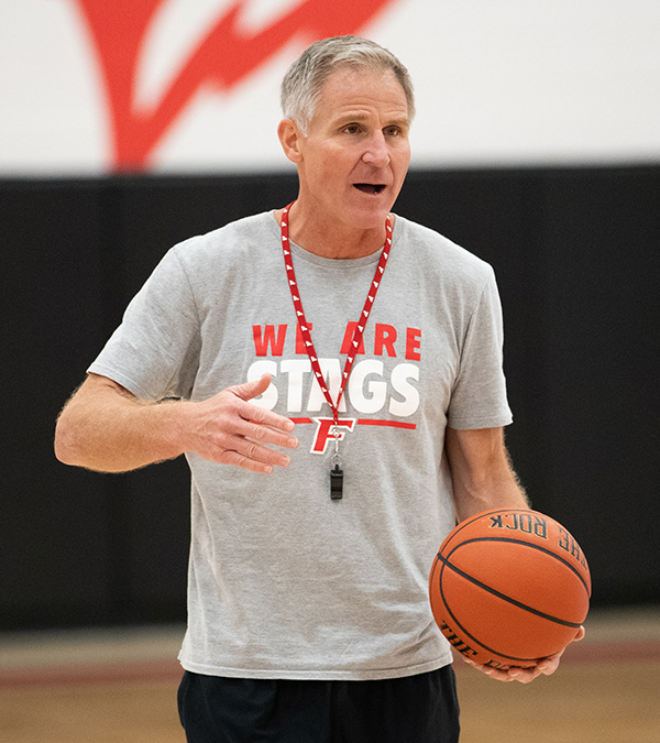 StagsSportsNet's tweet image. The Fast Break Podcast is running all the way to @BoardwalkHall as @CTbow and @JJDuke21 are joined by Assistant Coach Erik Johnson for a look at the upcoming #MAACHoops Championship Week for @StagsWBball‼️

📱 apple.co/2StbyLK
🎧 fairfieldstags.com/podcasts/fast-…

#WeAreStags 🤘🏀