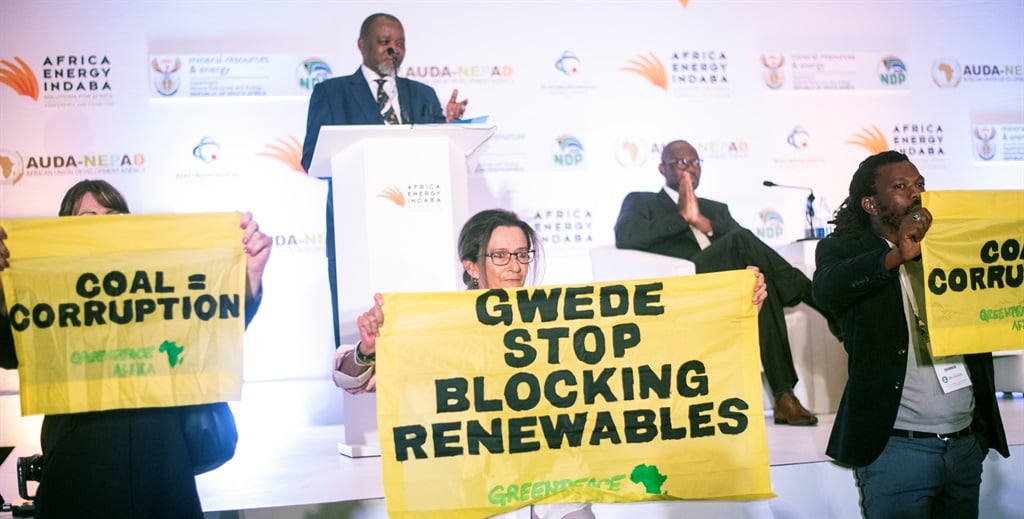 Minerals and Energy Minister Gwede Mantashe says coal will be with us for many years to come. The minister was speaking at the fully physical Africa Energy Indaba that kicked off on Tuesday morning at the Cape Town International Convention Centre ow.ly/P0Nh50NaH8z.