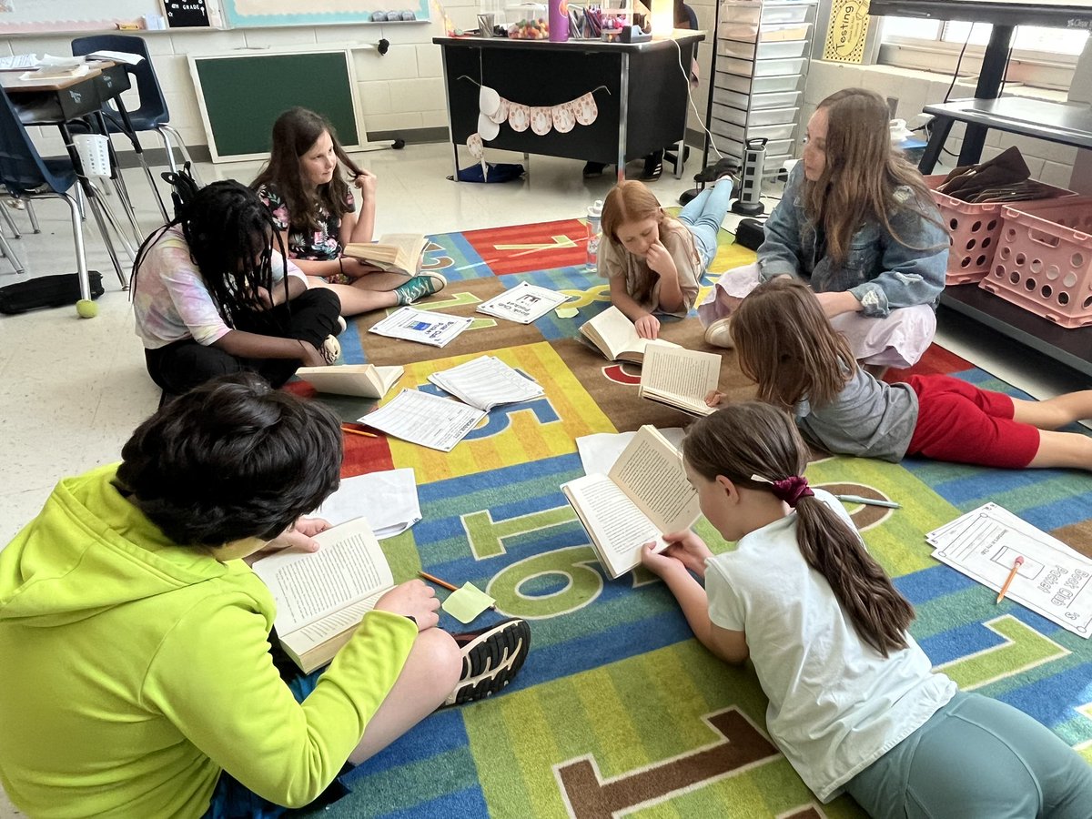 MrsSconyers's tweet photo. Ms. Moore creates some #RockSolid book clubs for her students @OldPointeElem ! #OPESStrong https://t.co/LacmF8lT7T