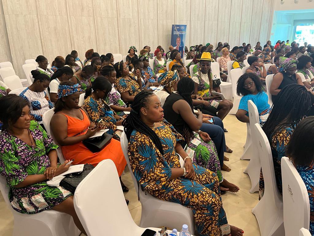 Respecter les DROITS des FEMMES ne signifie pas en retirer aux hommes ! Respecter les droits des femmes c’est donner une chance à notre société d’aller mieux!

Continuons d’innover pour ELLES … pour NOUS.