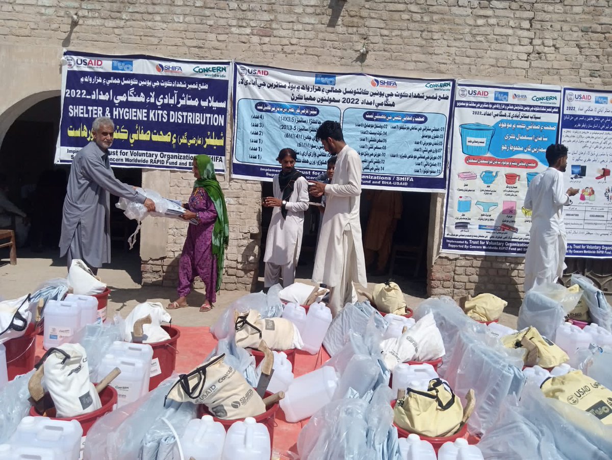 ShifaWelfare's tweet photo. SHIFA & TVO Team Successfully distributed 211 Shelter Material, Life saving items and Hygiene kits among flood affected communities of District Qambar Shadadkot Sindh with the support of #ConcernWorldwide #USAID #BHA #SHIFA #SDGs2030 #ConcernWW #TVO #floodresponse202 https://t.co/ErzbbhGv1E