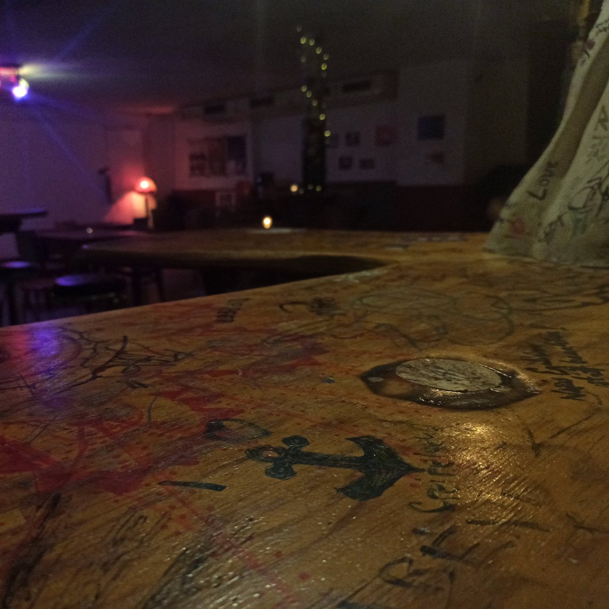 _Schelling_'s tweet image. Die Hausbar ist ready, die Küfa köchelt vor sich hin. Kommt rum! #FeministischerKampftag #queerfem