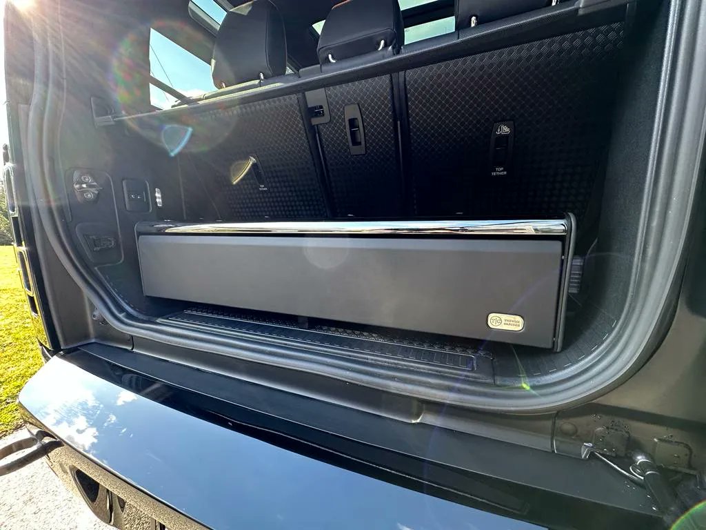ThewlisGregson's tweet photo. Beautiful Land Rover Defender 90 with a @thewlisgregson hospitality drawer.
Black green leather with black chrome accents.
Made to order.
DM or visit us for more details. https://t.co/T7Lpmfrgln