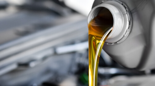 Did you know that regular oil changes can extend the life of your car? Bring your vehicle to our garage for fast and reliable service.