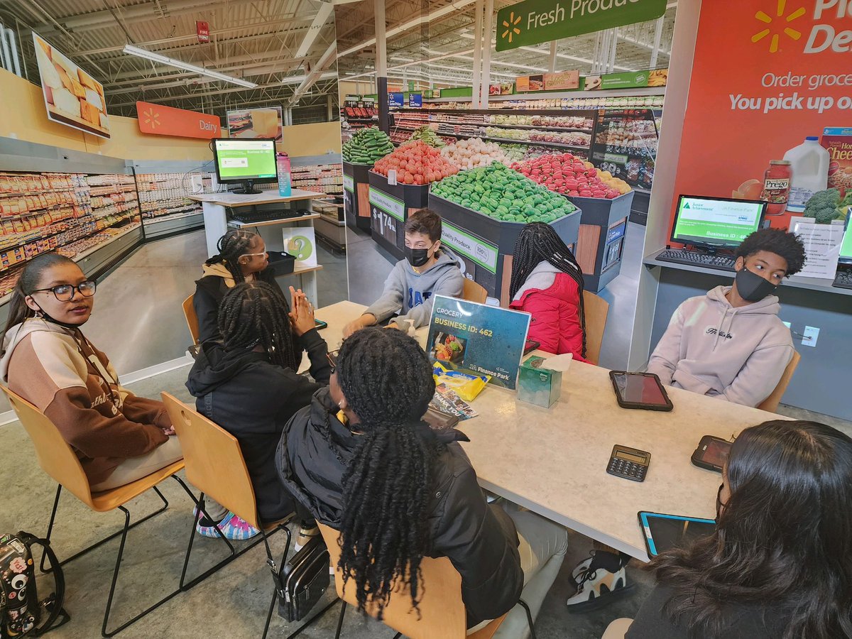 GwynnParkMS's tweet photo. GPMS 7th grade students had a great time at #JAfinancepark where they learned about budgeting. Students got a first hand look at the responsibilities of adulthood. https://t.co/oO0sAhO1Zc