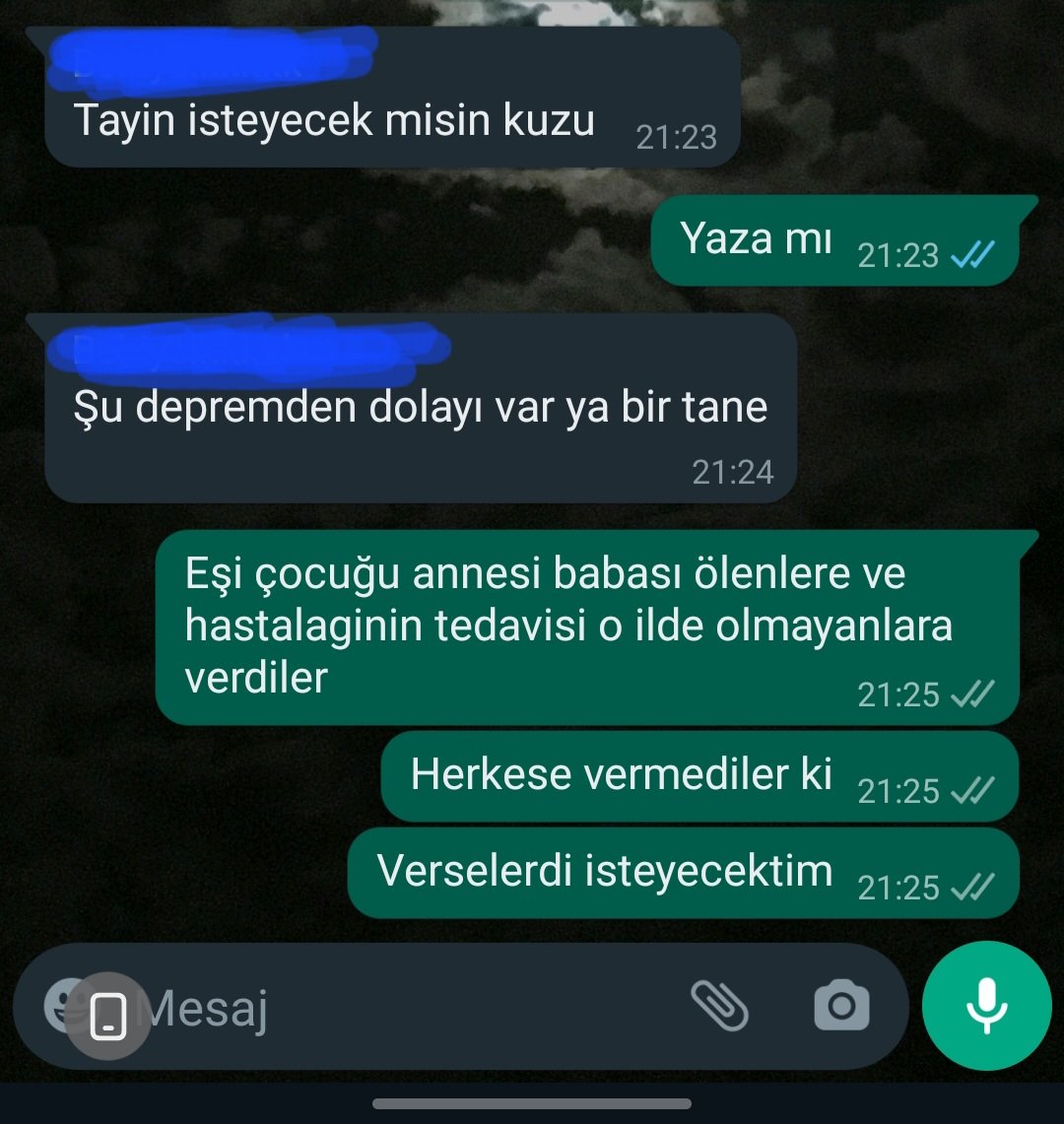 busrayeniceri's tweet photo. Öyle bir yazıldı ki sanki tüm öğretmenlere tayin hakkı verildi sanılıyor. Bu mesajlaşma az önce yaşandı. Asrın felaketinden bir ay sonra. @prof_mahmutozer @tcmeb @kilicdarogluk
#MebOylarSartsizTayine https://t.co/M1ZRaTMxte