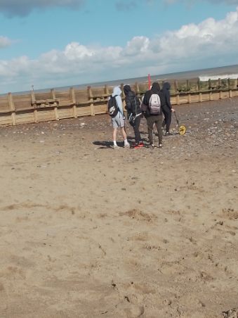 TSS_GEOG's tweet photo. We had such a great day at #hornsea yesterday with our #Y11 #Geographers completing their fieldwork. Just a few snaps of them completing their coastal fieldwork looking at #erosion, #trasnsport and #coastalengineering. Some brilliant work completed! https://t.co/0lX94F3FMC