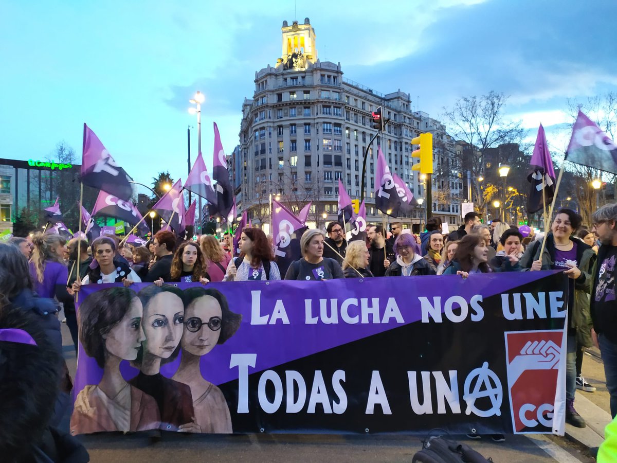 Por que nos sobran los motivos.
🗣️No nos callarán.
La lucha nos une, todas a una ✊🏻
📢¡Que viva la lucha de las mujeres!💜 
#CGT #8DeMarzo #8M #Zaragoza #MujeresLibres