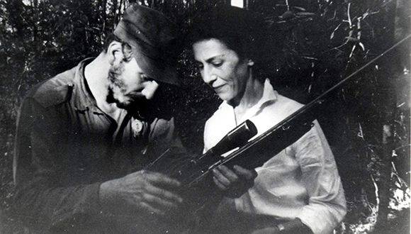 MMarreroCruz's tweet photo. #FidelPorSiempre: "Y sé que en el corazón de los revolucionarios y en el corazón de todo el pueblo calarán profundamente las justas aspiraciones y los justos ideales de ustedes, las mujeres cubanas".
¡Muchas felicidades en este día, #MujeresEnRevolución! https://t.co/jo9LR6pdK7