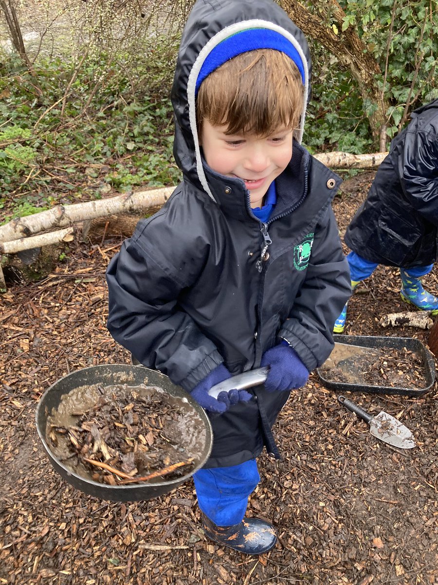 RPPS_Reception's tweet image. Rain, hail or snow, off to the @WWTLondon we go!