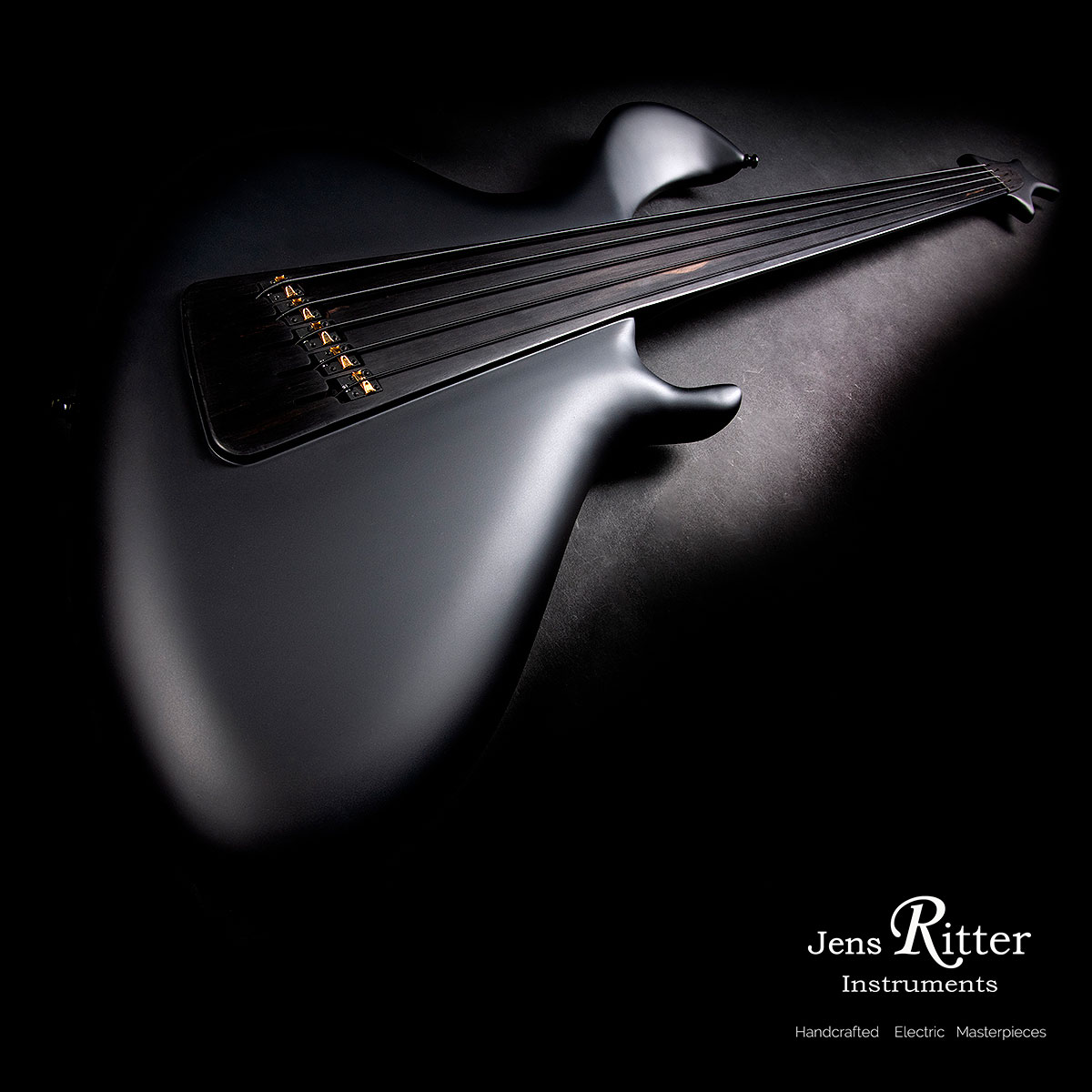 JensRitter's tweet photo. The very first Seal Concept bass
https://t.co/vNRJ2yrZvr

#bassguitar
#custombass
#electricbass
#baixoeletrico
#bassplayeruniverse
#bassist
#bassplayer
#madeingermany
#jensritterinstruments
#ギター職人
#highendbass
#basscollector 
#bajoelectrico
#奢华 https://t.co/PlNCV2Vbov