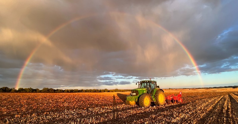 BASF_AgroES's tweet photo. #YoSoyAgricultor, el concurso de #BASFAgro donde fotografía y agricultura van de la mano 📸🌱🚜

👩‍🌾 Si eres agricultor y te gusta la fotografía, participa en nuestro concurso y gana alguno de los más de 200 premios..

¿Todavía no has participado? 👉 https://t.co/R3vJyZojqp https://t.co/h7blyBXpPE