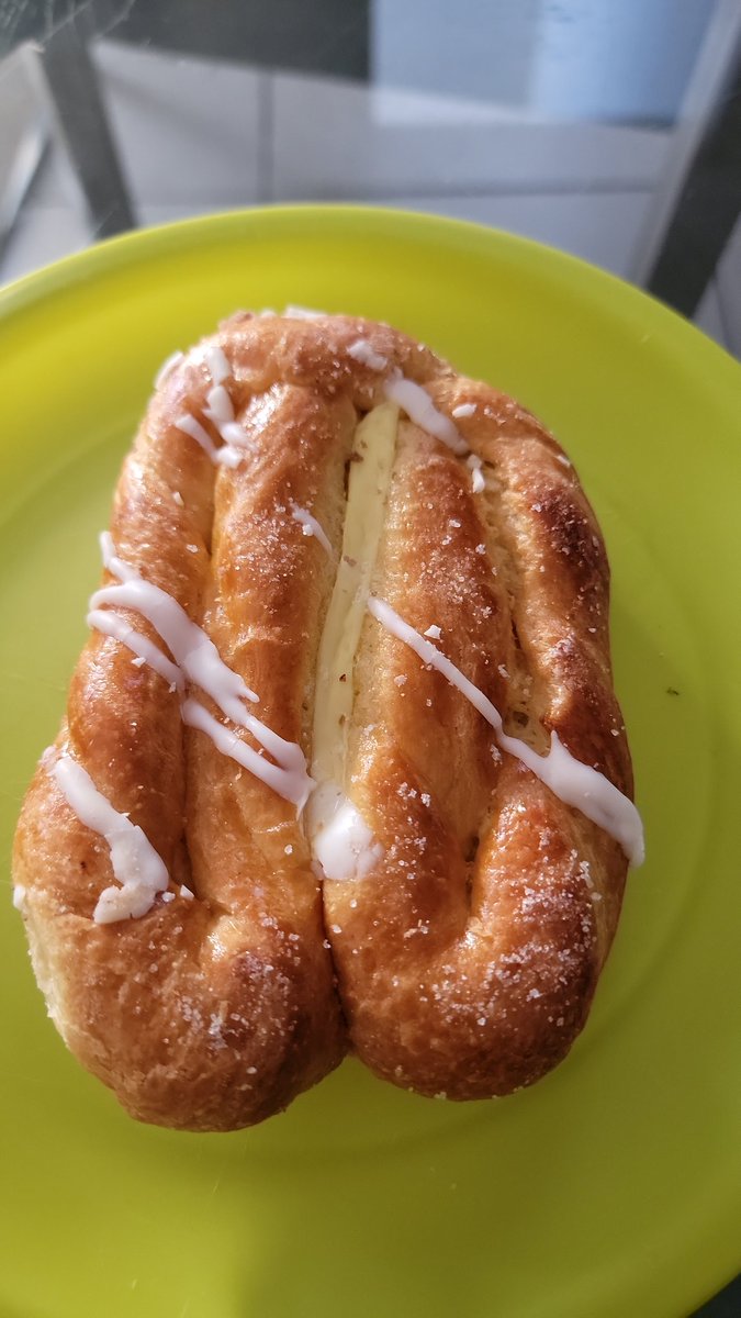 guxblack's tweet photo. A desayunar, feliz #DiaInternacionalDeLaMujer https://t.co/aVWZ3EpNnM