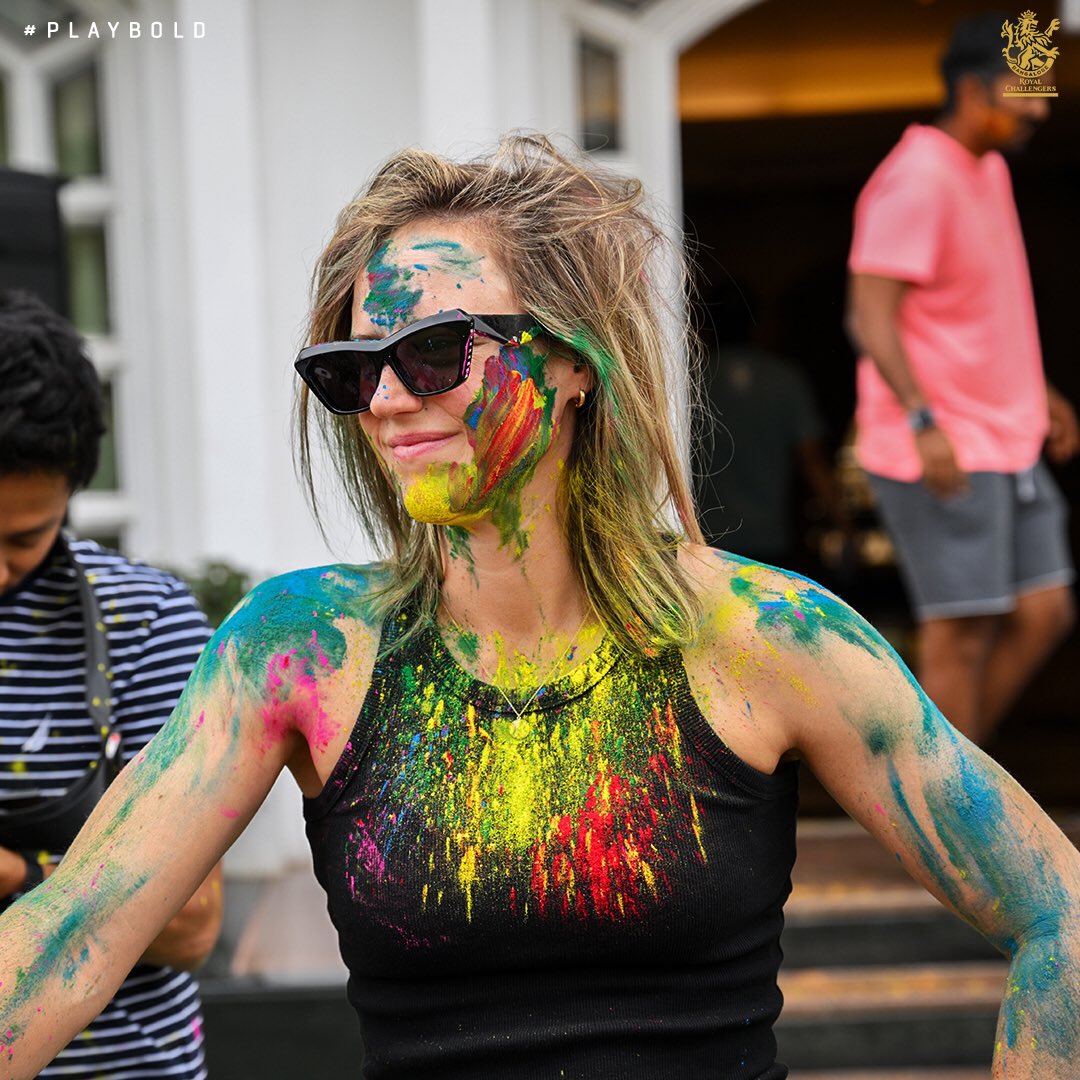 Happy😀
#InternationalWomensDay

Ellyse Perry👇 Tried new hair colour in India #HappyHoli 🔥

#EllysePerry #Holi2023 #HoliSpecial
#WomensDay #WomensDay2023