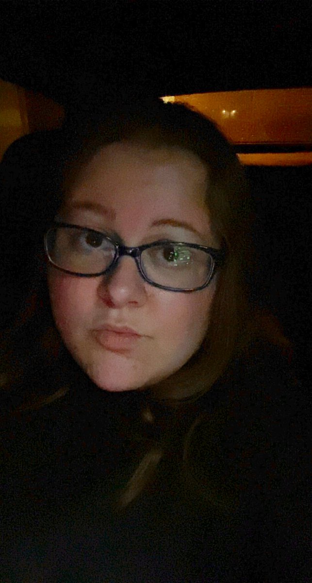 MindySaysWhat's tweet photo. Lighting is low ofc but look, me with no filter. I did adjust the brightness. https://t.co/YkmDnLlJRs