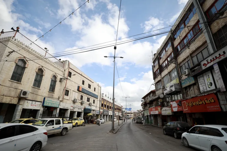 one_democratic's tweet photo. General strike in occupied West Bank in mourning of the 6 martyrs in Jenin and Nablus.
Dismantle the colonial #Apartheidregime in occupied Palestine.
#Right2resist https://t.co/d23WTHTEmC