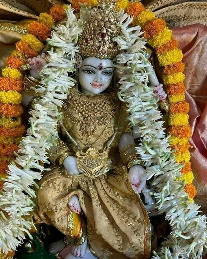 baglamukhipuja's tweet photo. माँ बगलामुखी आप सभी पर अपनी कृपा और आशीर्वाद बनाए रखें। जय माँ बगलामुखी। https://t.co/VpLltZCp3s