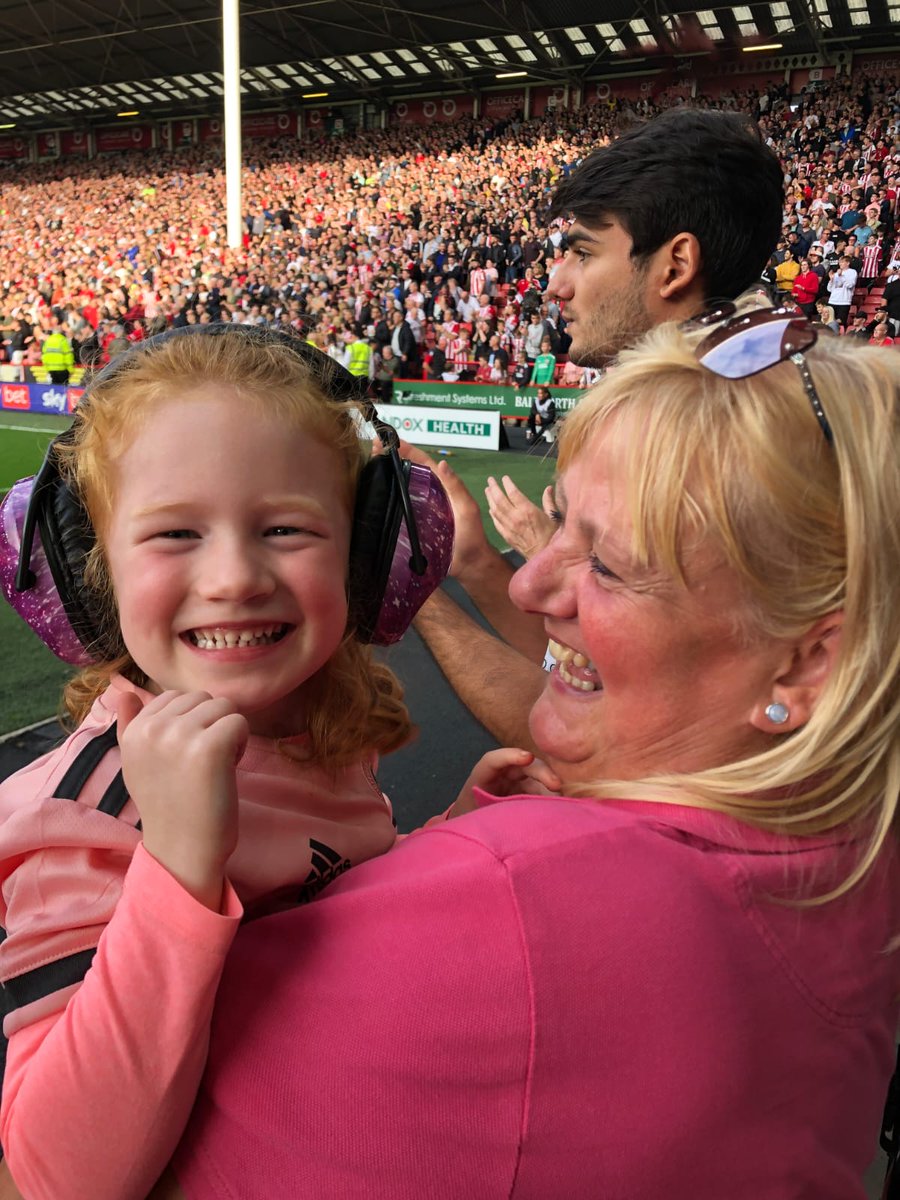 EmAckroyd's tweet photo. @HerGameToo @SheffieldUnited @lindi_ackroyd https://t.co/0xhab45u1W