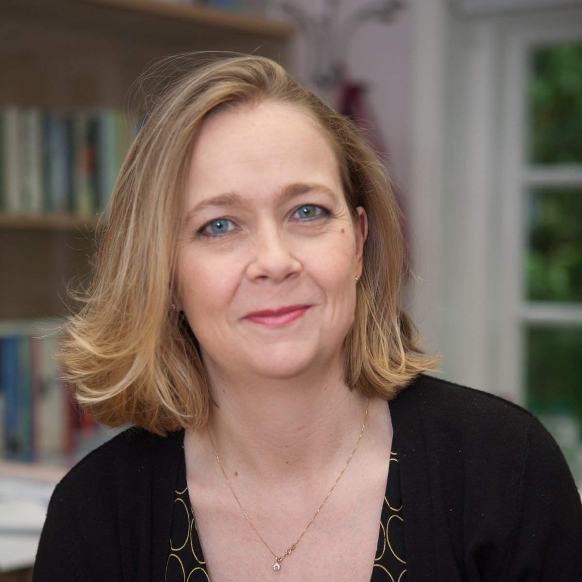 On today's #InternationalWomensDay #IWD2023 Susannah Howard,  Director, Suffolk and North East Essex Integrated Care Partnership, says:

"Always start with ‘Why?’ - Unless you’re doubting your ability to lead, in which case start with ‘Why Not?' "

#StayWellEssex