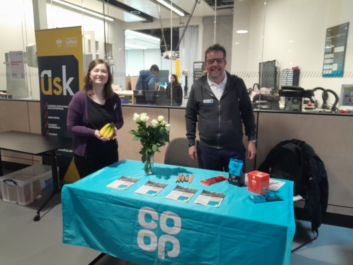 Great to visit Salford University with @KWarburtonGib  and members of the University Sustainability team to promote Fairtrade Fortnight  #BeingCoop 

#ChooseFairtrade  #FairtradeFortnight