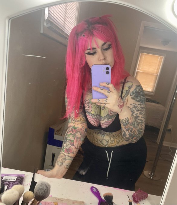 When my bangs actually cooperate 🥺 https://t.co/uvdxizw3Qx